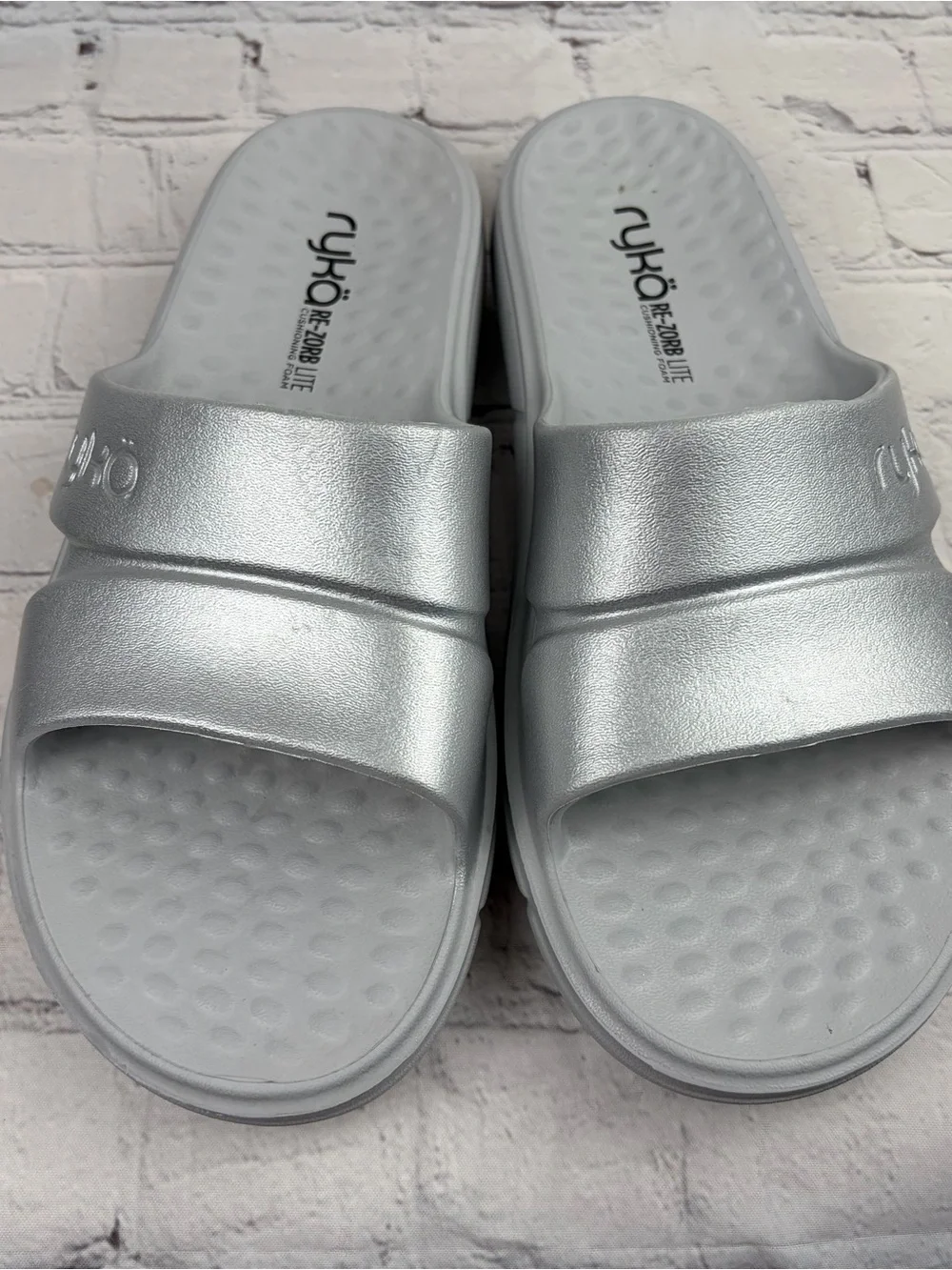 Ryka Re-Zorb Lite Recovery Slide Sandals Silver Metallic Comfort Shoes Size 7